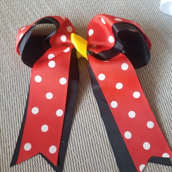 Bow - Picture 1 of 1